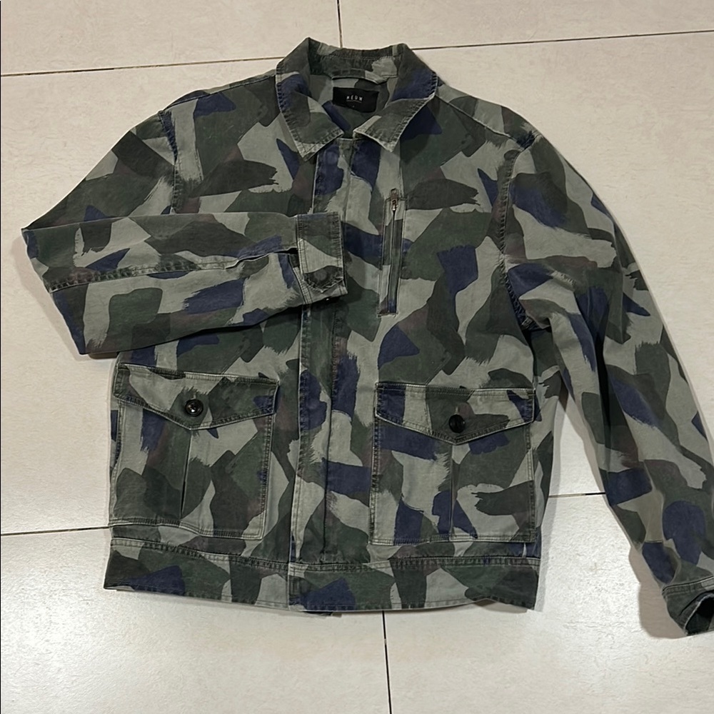 Neuw men’s camo cotton jacket.  Large